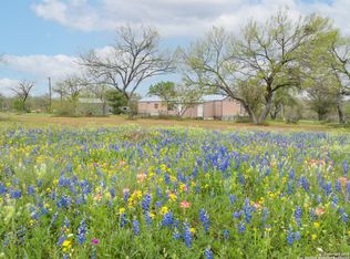 847 Wildflower Dr, Lytle, TX 78052