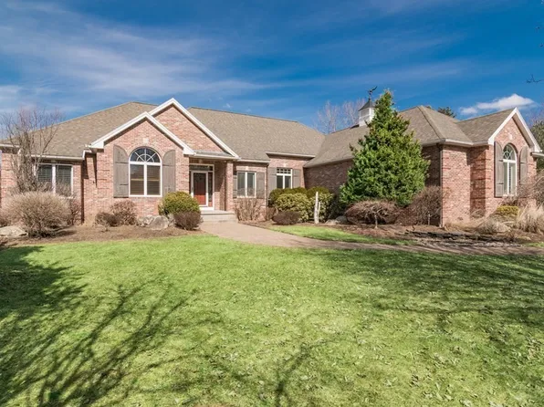 68 Senecal Pl, East Longmeadow, MA 01028