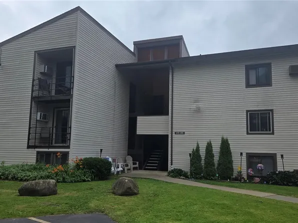 379 Village Blvd N, Baldwinsville, NY 13027