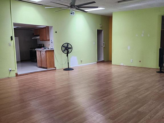 2nd image of 2814 Graceland Dr NE
