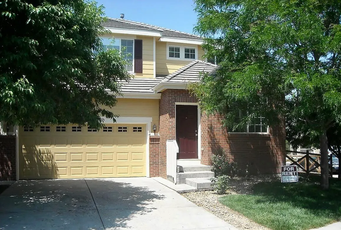 4 bed, 2.5 bath, 2784 sqft, $3,000 — Photo 1