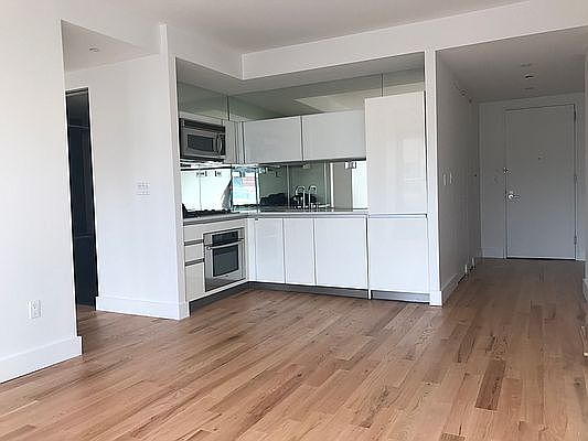 4th image of 425 E 13th St APT 7H