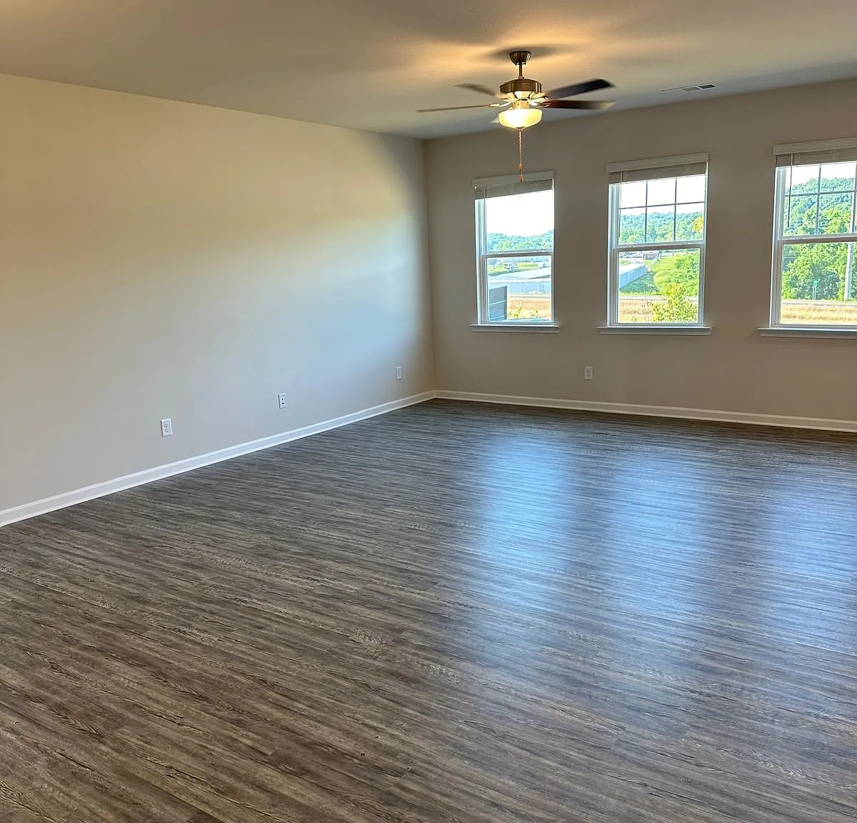 4 bed, 2.5 bath, 2087 sqft, $2,195 — Photo 4