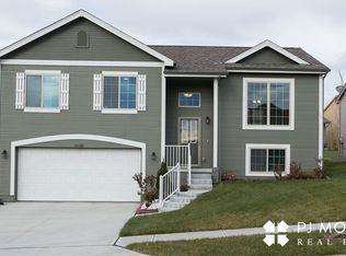 16320 Saratoga St, Omaha, NE 68116