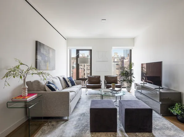 200 East 21st Street image 1 of 15