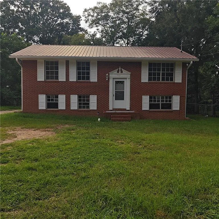 5 bed, 3.0 bath, 1850 sqft, $1,475 — Photo 1