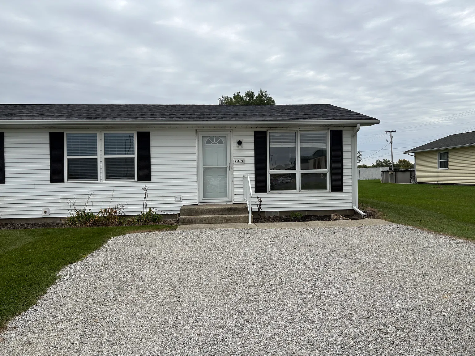 2 bed, 750 sqft, $1,200 — Photo 2