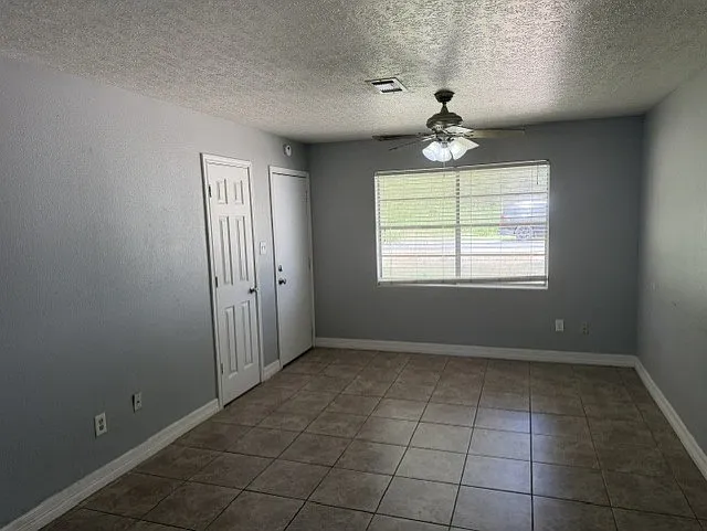 2352 Wise St - 2352 WISE — Photo 3