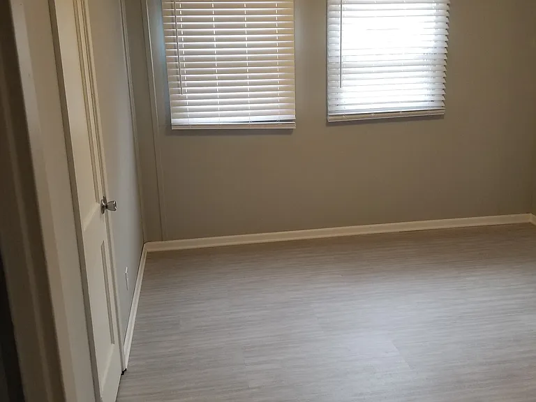 2415 Lamb St — Photo 9