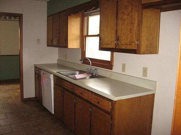 5th image of 845 Park Lake Ct NW