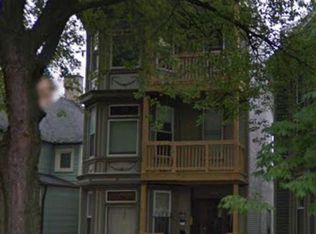 1837 W Roscoe St, Chicago, IL 60657