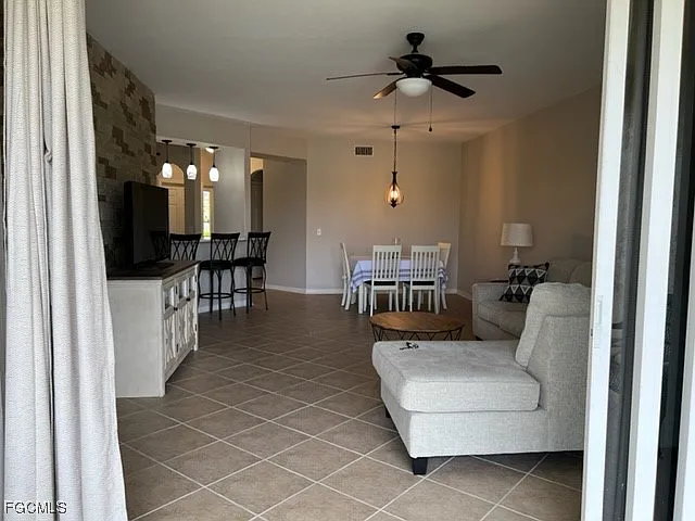 2 bed, 2.0 bath, 1116 sqft, $4,900 — Photo 4