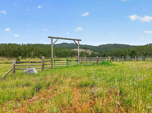 185 Lantern Way, Cascade, ID 83611