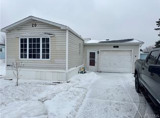 20 Golden Pond Est, Akron, NY 14001