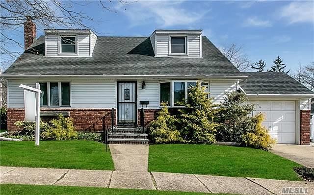 1st image of 1420 Surprise St
