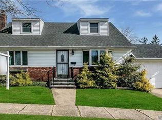 1420 Surprise St, Elmont, NY 11003