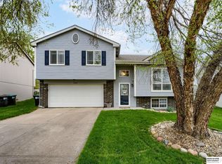 11660 Newport Ave, Omaha, NE 68164