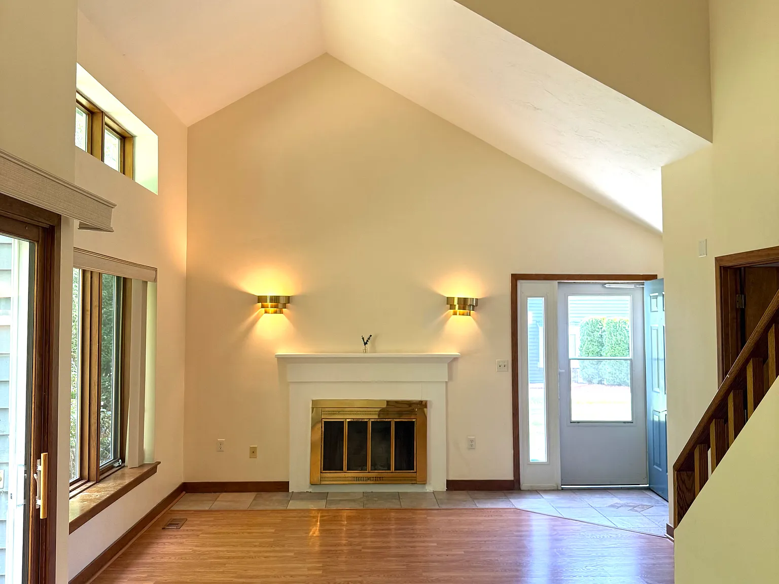2 bed, 1185 sqft, $2,850 — Photo 2