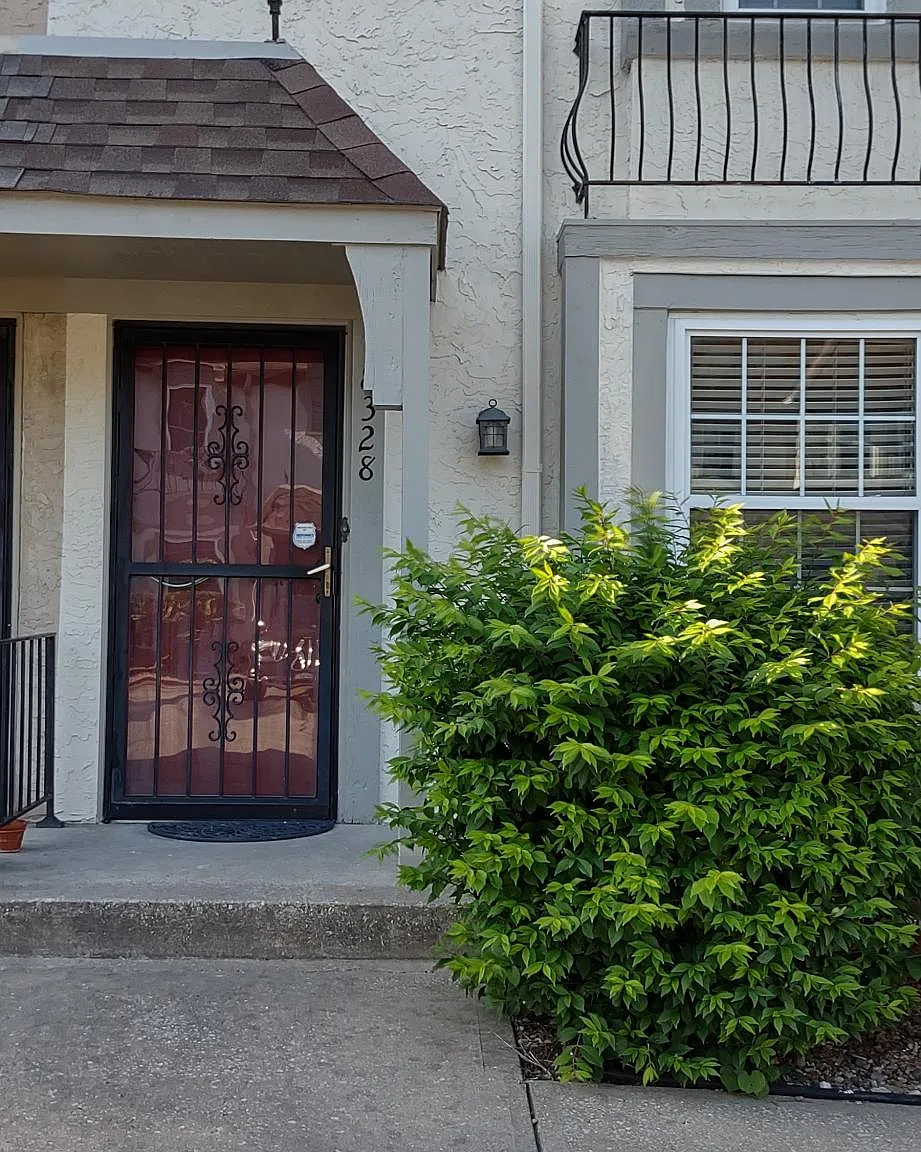 8328 Metcalf Ave — Photo 2
