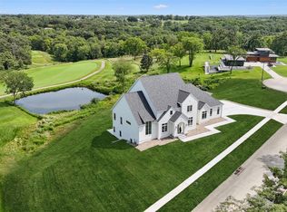 550 Harvest Rd, Pella, IA 50219