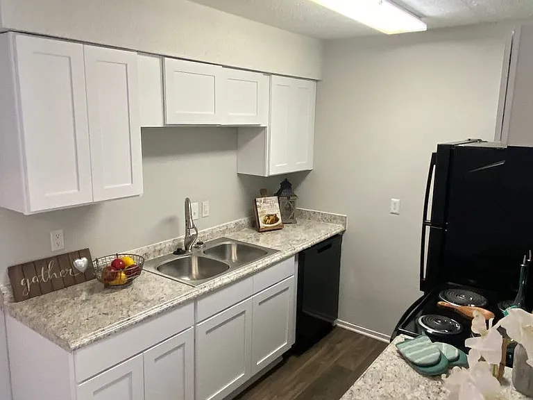 Overbrook Place Apartments — Photo 13