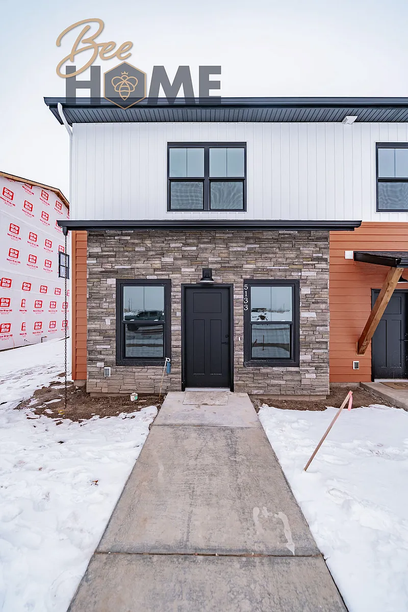 5111 Beach Dr - 5111 N Beach Dr