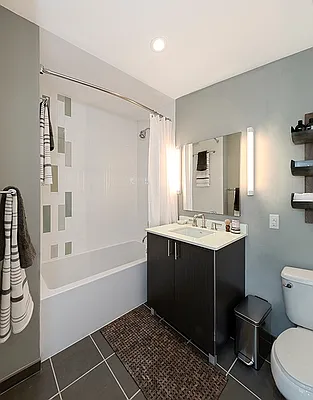 Rented by Greystar | media 7