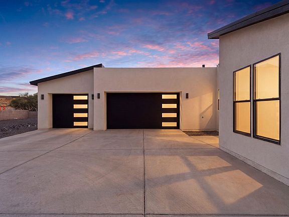 3rd image of 2541 Chessman Dr NE