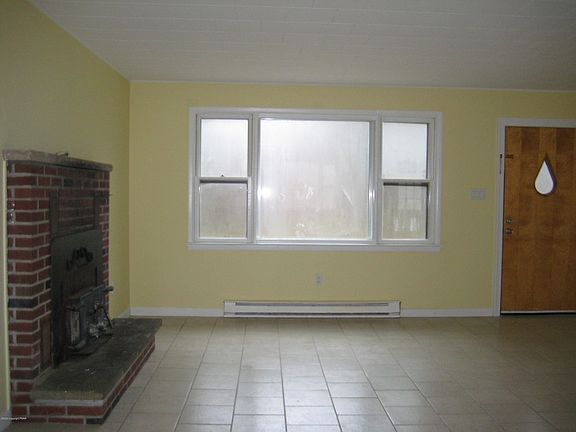 5th image of 55 Beaver Dr