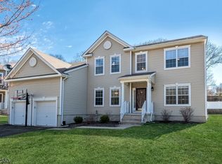 706 Skyline Dr, Lake Hopatcong, NJ 07849