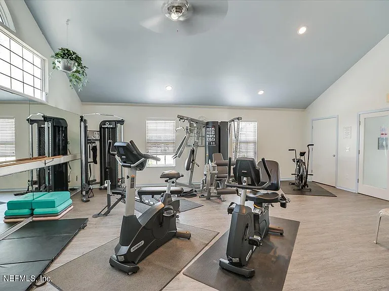 328 Village Dr #B — Photo 19