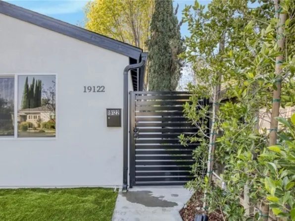 19122 Bessemer St, Reseda, CA 91335
