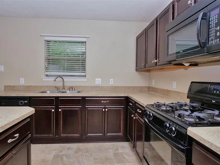 2923 Mustang Meadow Ln — Photo 11