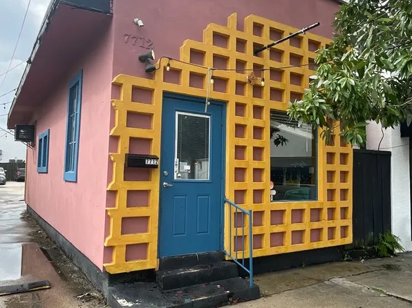 Commercial Space w/ Kitchen on Maple St, 7712 Maple St, New Orleans, LA 70118