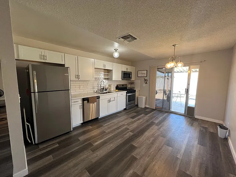 231 Fullerton Ave — Photo 4