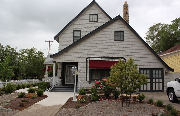 1st image of 1332 Montgomery St