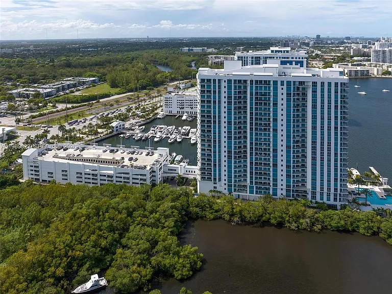 17111 Biscayne Blvd #207 — Photo 46