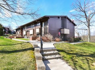 83 Red Chimney Rd UNIT 1, Lake Geneva, WI 53147