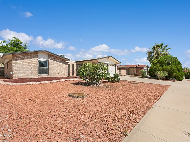 936 Oneida Dr — Photo 26