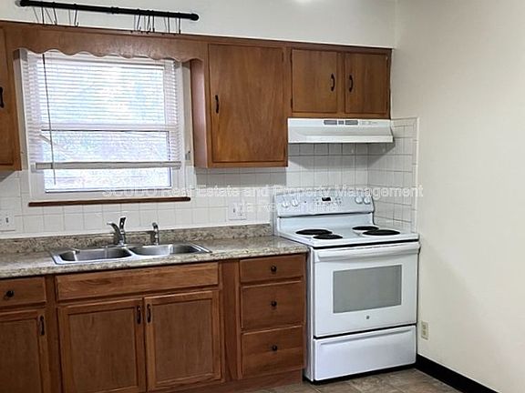 5th image of 2320 S Grand Ave