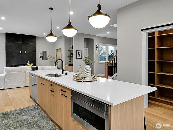 5th image of 6357 38th Avenue SW