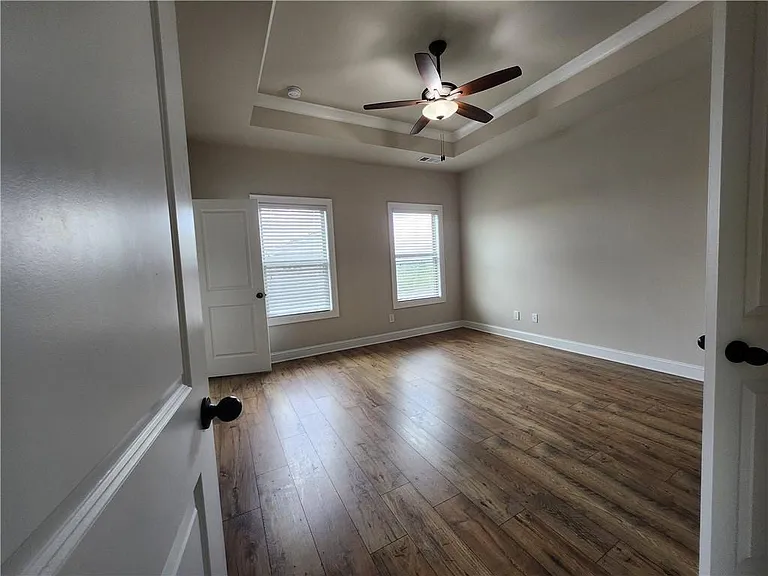 1323 Faircrest Way — Photo 11