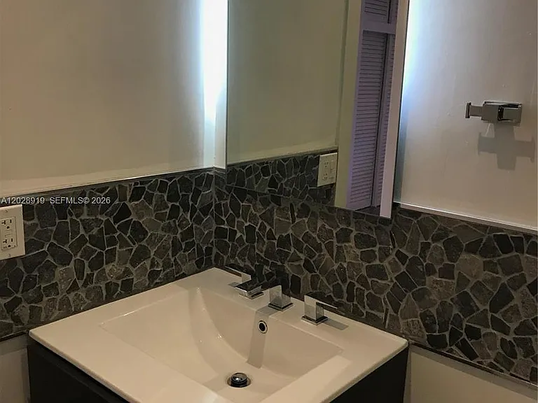 2915 Plunkett St #10D — Photo 10