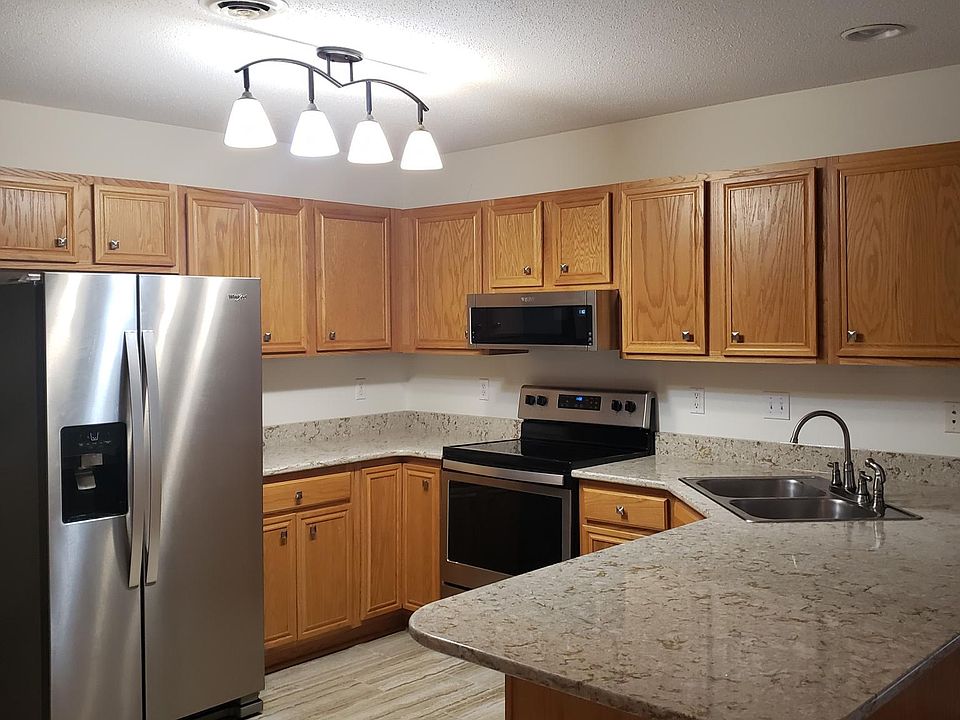 1st image of 104 Lake St