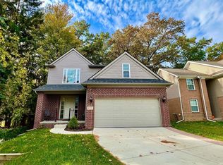 8735 Oak Ridge Trl, Westland, MI 48185