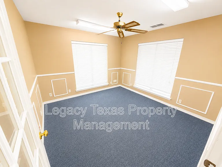 508 N Crowley Rd — Photo 12