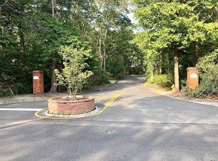 8 Southgate Rd, Setauket, NY 11733