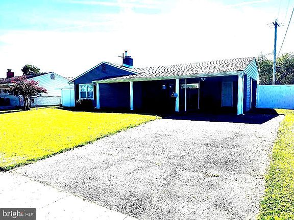 3rd image of 36 Forest Ln