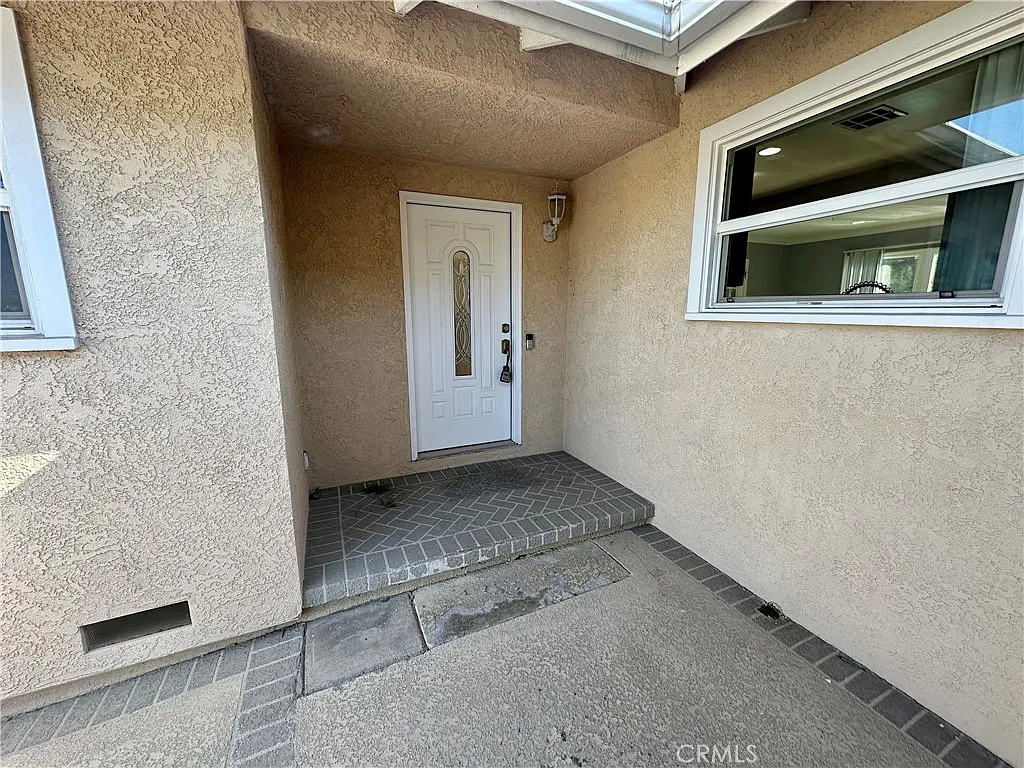 4 bed, 1342 sqft, $3,995 — Photo 4