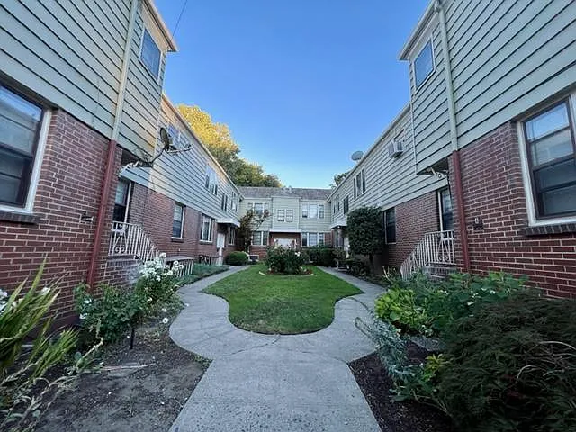 610 Washington St #9 — Photo 10